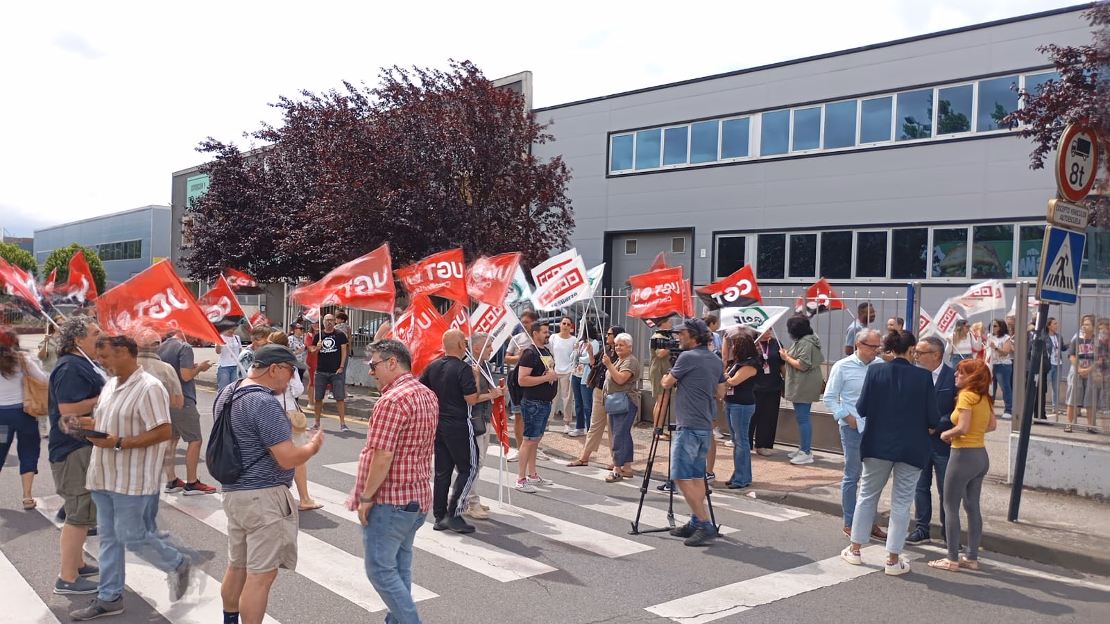 CCOO continúa negociando el ERE en Teleperformance: se reducen los despidos forzosos