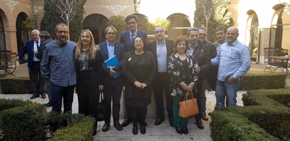 Firma convenio paradores
